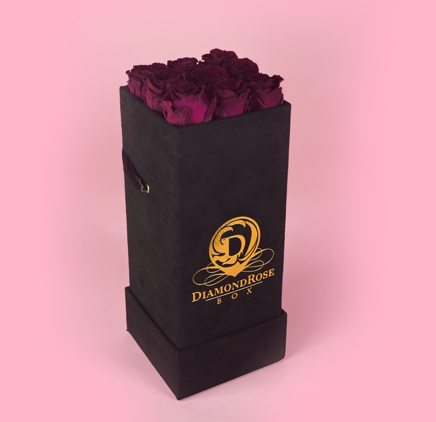 The Nine Carat Roses In a Velvet Box The Nine Carat Roses In a Velvet Box