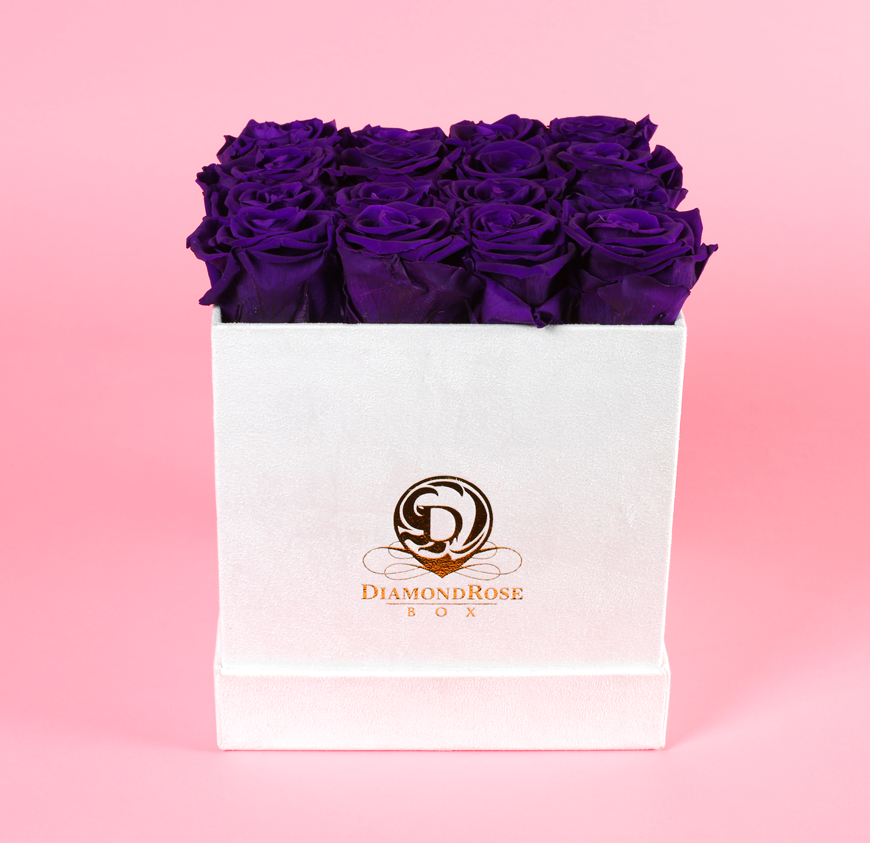 The White Velvet Emerald Rose Box The White Velvet Emerald Rose Box