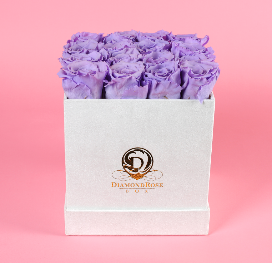 The White Velvet Emerald Rose Box The White Velvet Emerald Rose Box