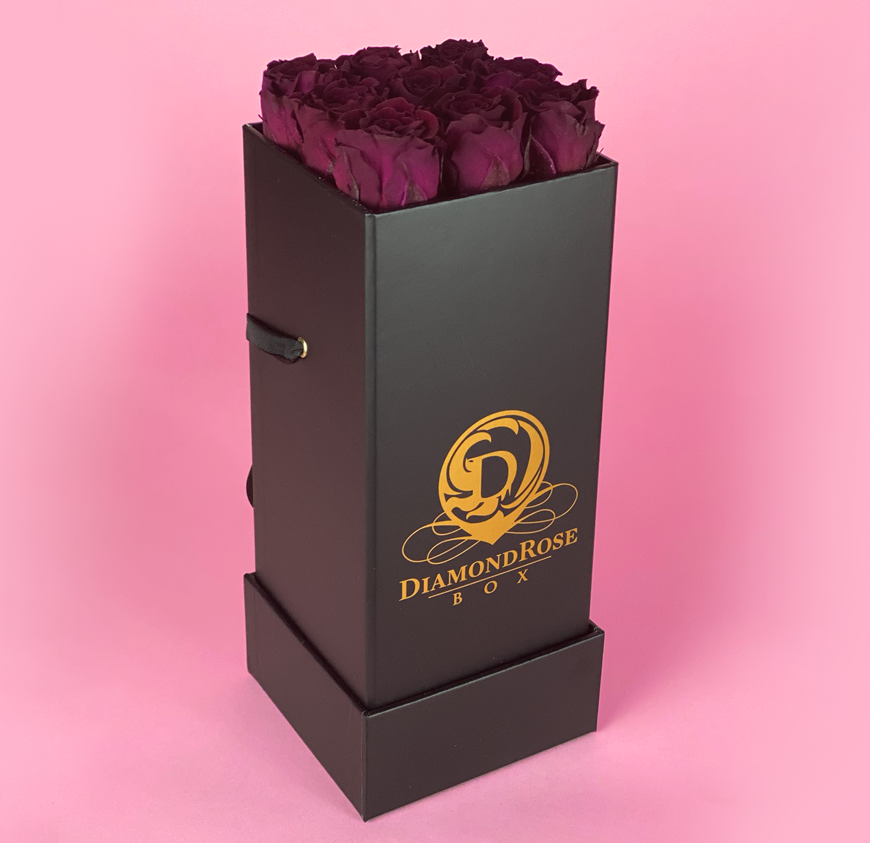 The Nine Carat Roses In a Box